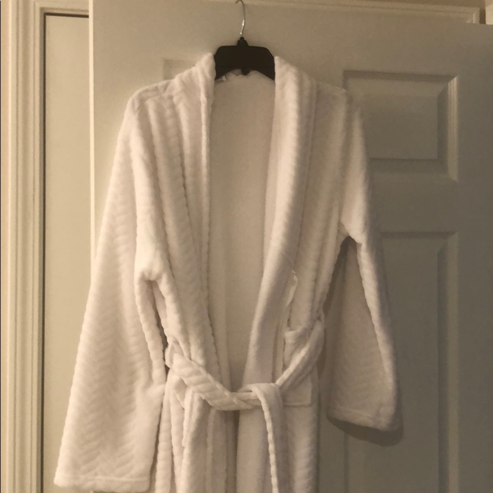 White bath robe